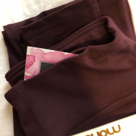 ‼️Last 1‼️Maroon Mesh Insert Leggings - Picture 8 of 8